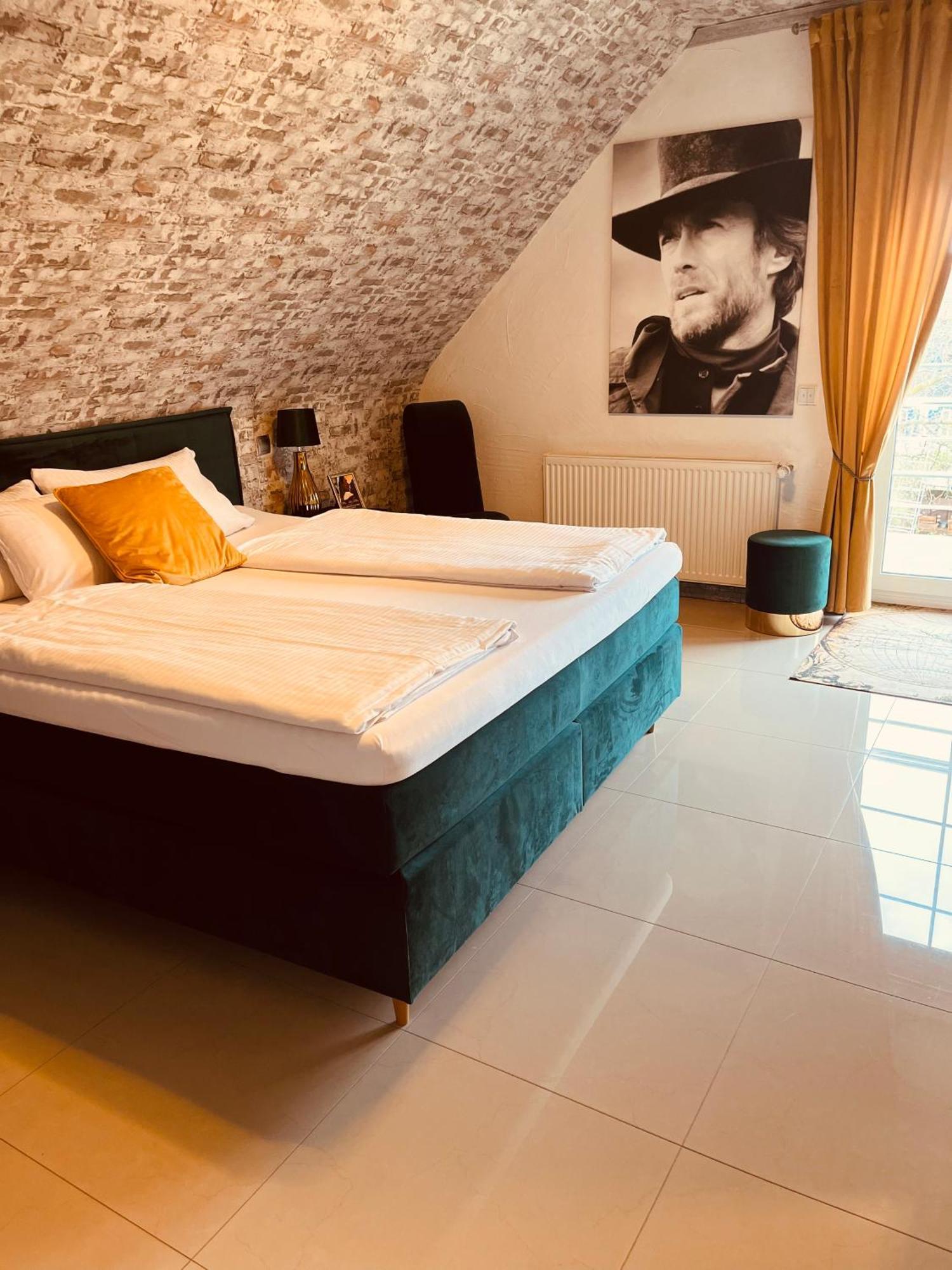 Hotel Karthaeuser Hof Floersheim am Main Eksteriør bilde
