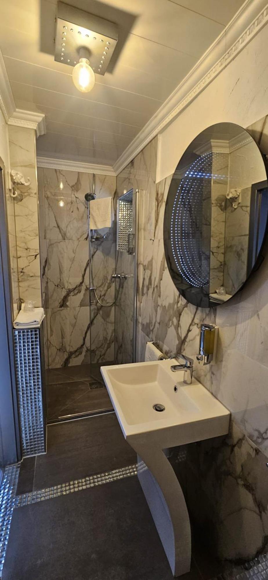 Hotel Karthaeuser Hof Floersheim am Main Eksteriør bilde